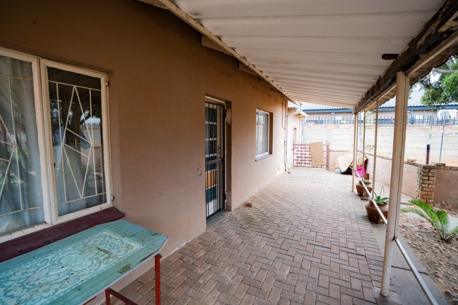 Commercial Property for Sale in Freemanville North West